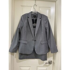 worthington women 2- piece skirt suits size 18